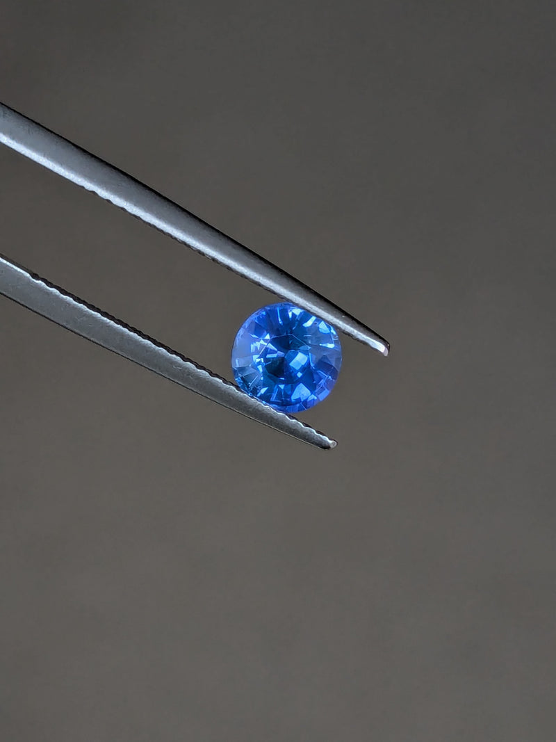 0.97ct Blue Sapphire Round