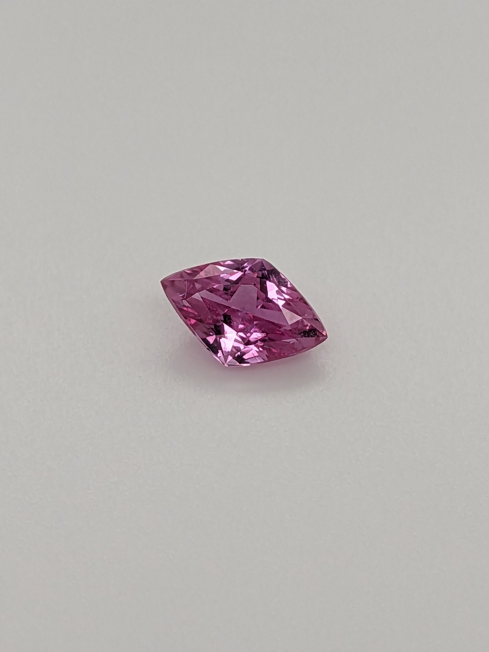 ★keike★ Shape of Perth Light Pink 1.52ct Pink Sapphire Kite Shape – BaeImports