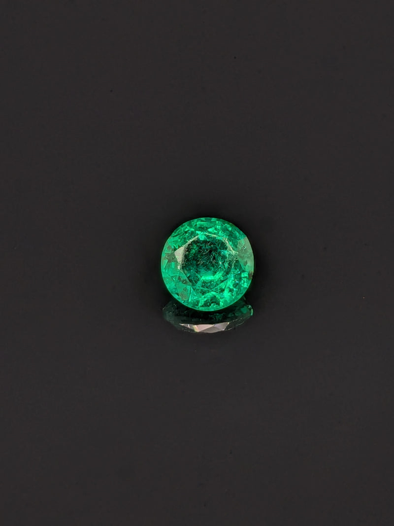 0.61ct Emerald Round