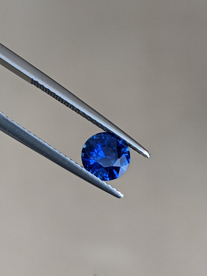 1.10ct Blue Sapphire Round